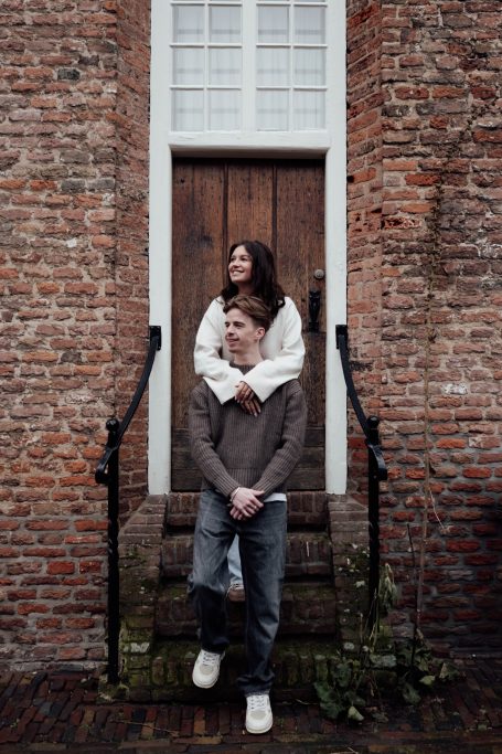 Romantische fotoshoot van een verliefd stel in Amersfoort